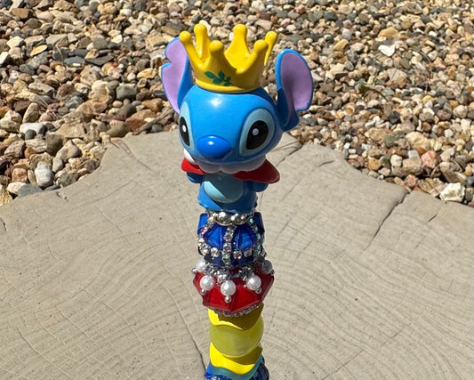 Crowned Stitch